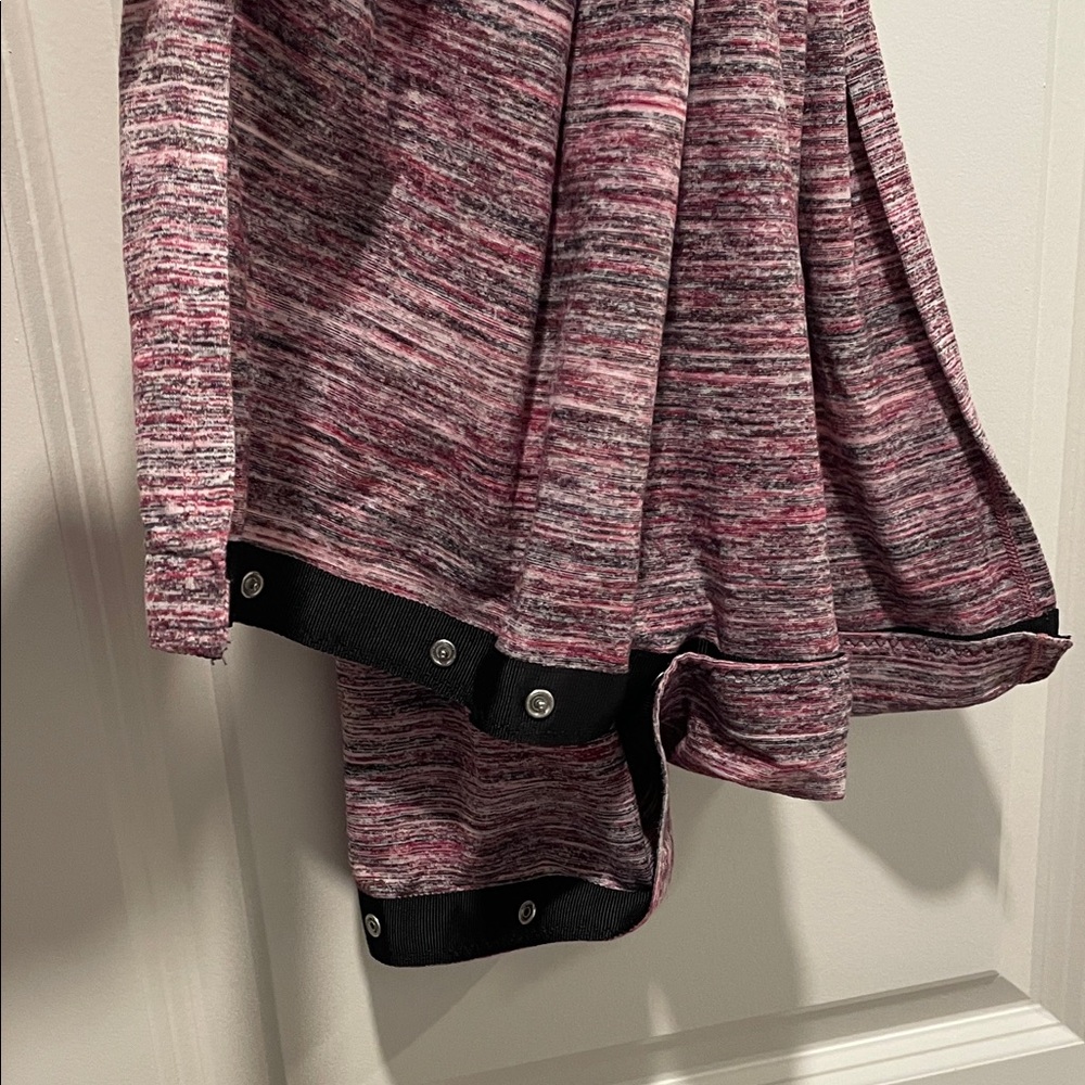Lululemon customizable snap infinity scarf